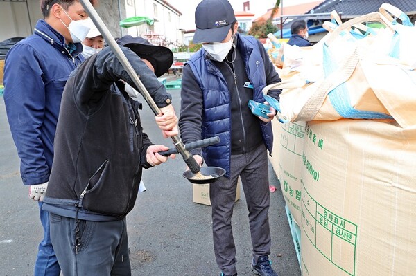 ▲장흥군은 2021년산 공공비축미 목표 물량 6,663톤(166,591포대)을 전량 매입 완료했다.(사진제공=장흥군)